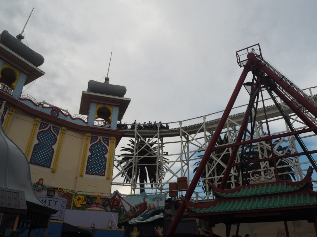 OLYMPUS DIGITAL CAMERA