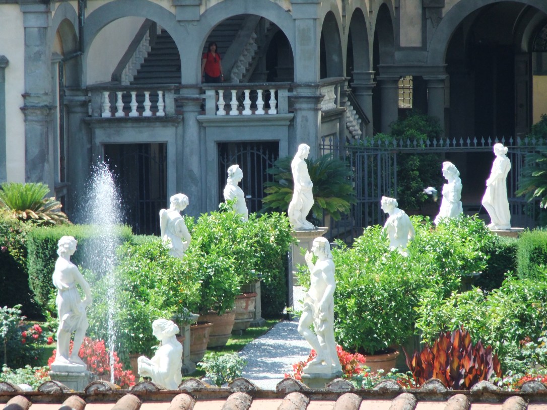 Brilliant white statues in the gardens of Palazzo Pfanner